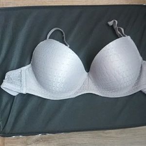 🐞🐞🐞Gently use IZOD Brazier